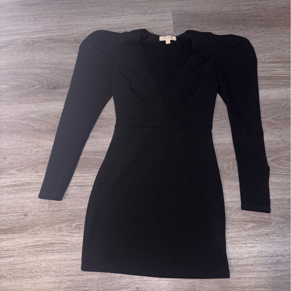 Painted Threads Classic Black Long Sleeve Midi Dress